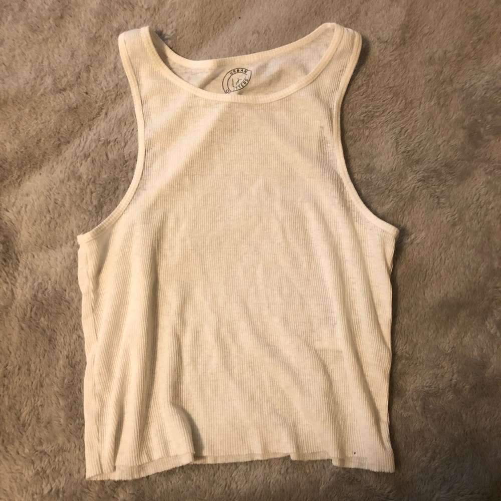 basic no sleeve-tee